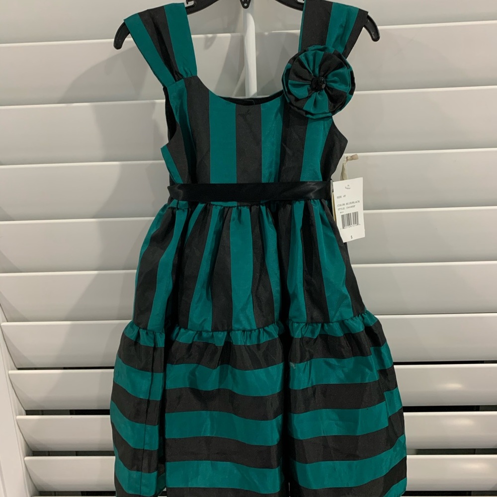 Stripped little girls dress for holidays